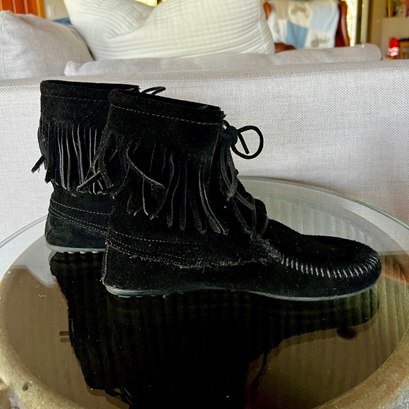 Minnetonka Tramper Boot - Picture 6 of 9